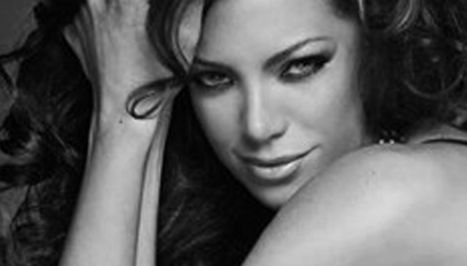 TAPE IN HAIR EXTENSIONS MODEL